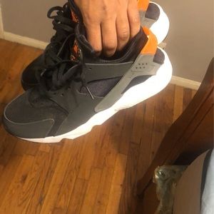 Mens Nike huarache size 11 only worn twice need gone asap‼️